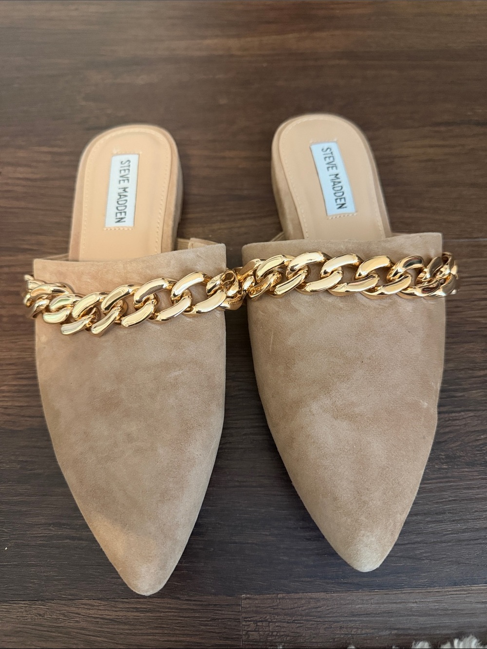 Steve Madden Tan Suede Pointed Mules with Chunky Gold Chain